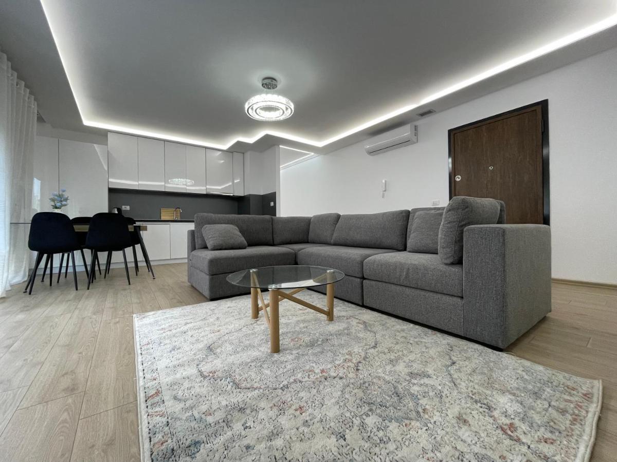 New Bazaar 2022 Apartment Tiranë Luaran gambar