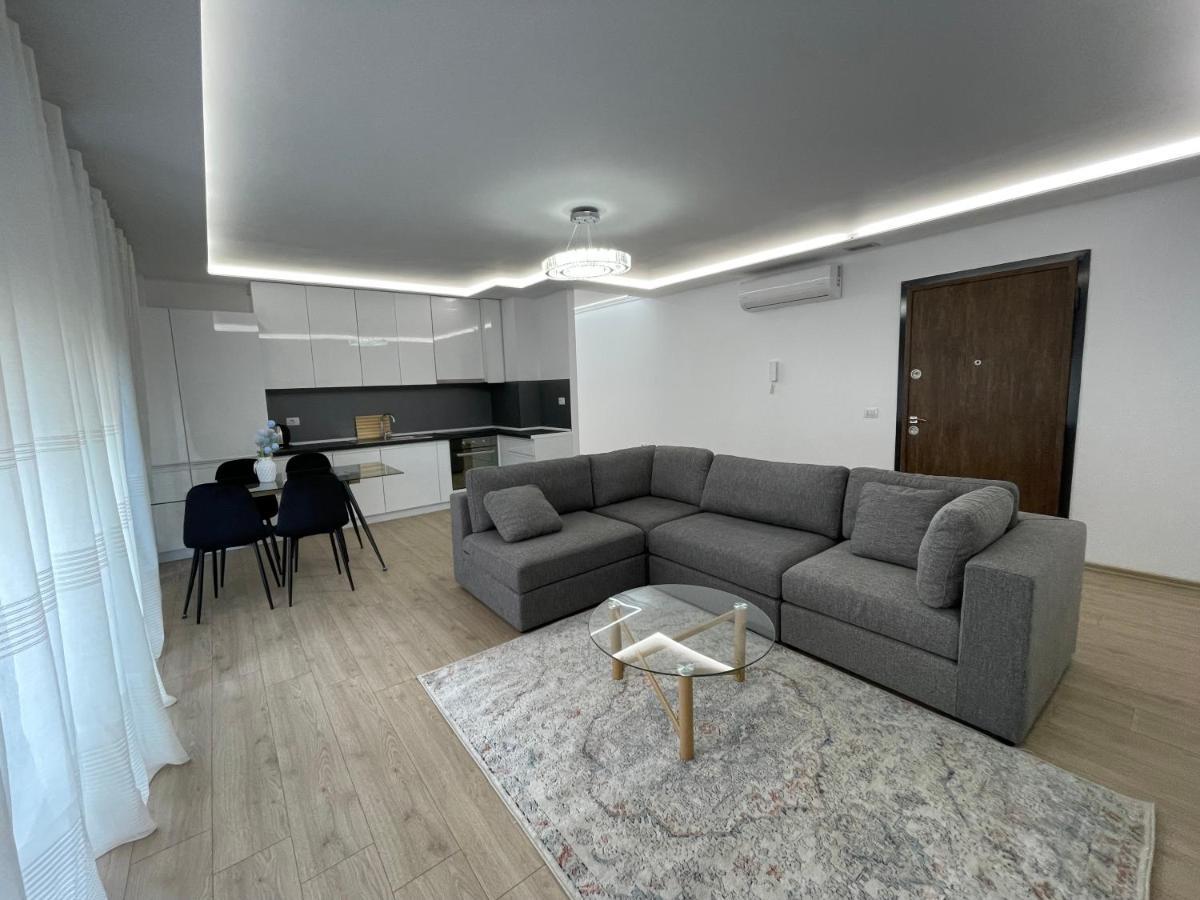 New Bazaar 2022 Apartment Tiranë Luaran gambar