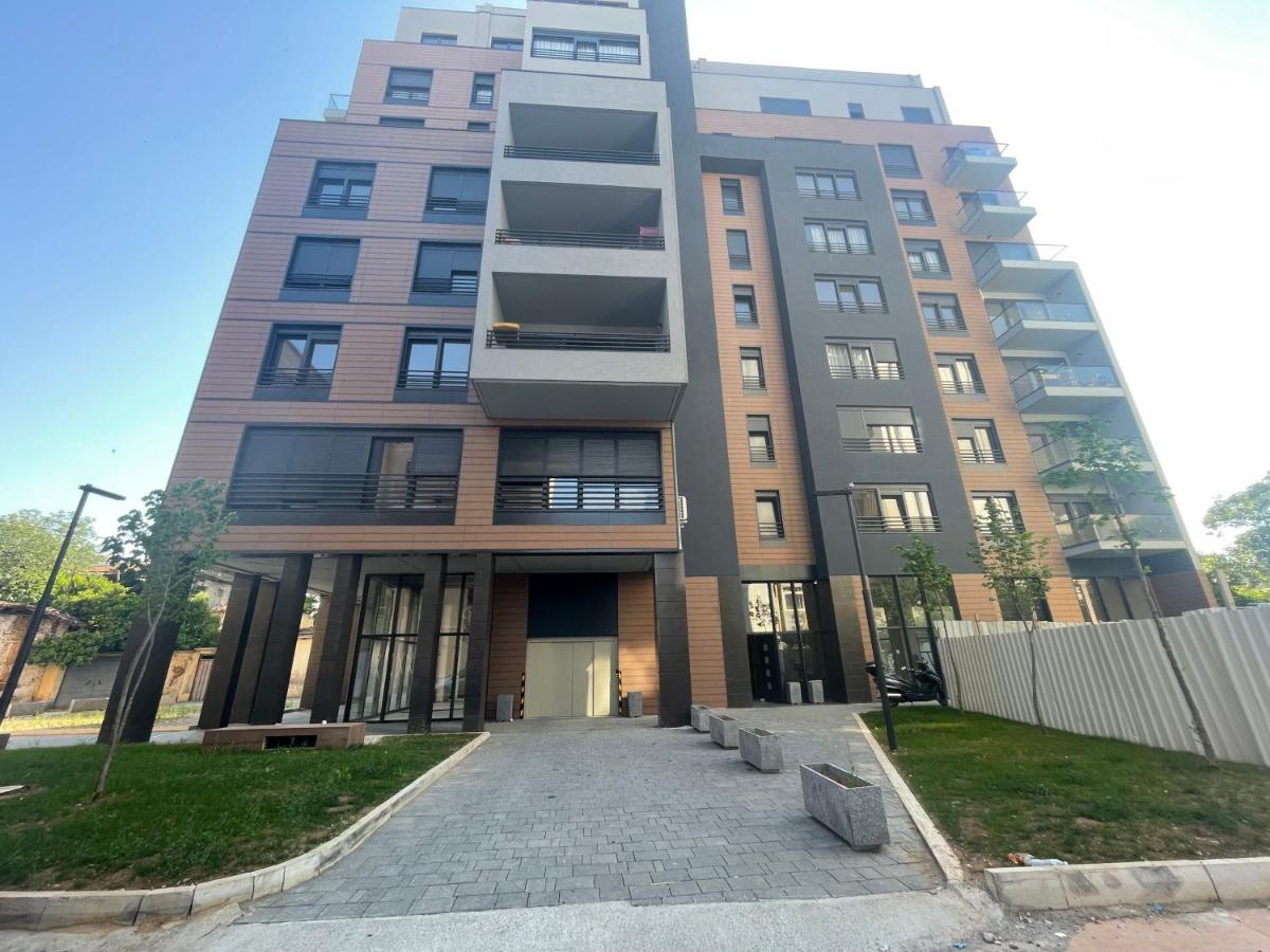 New Bazaar 2022 Apartment Tiranë Luaran gambar