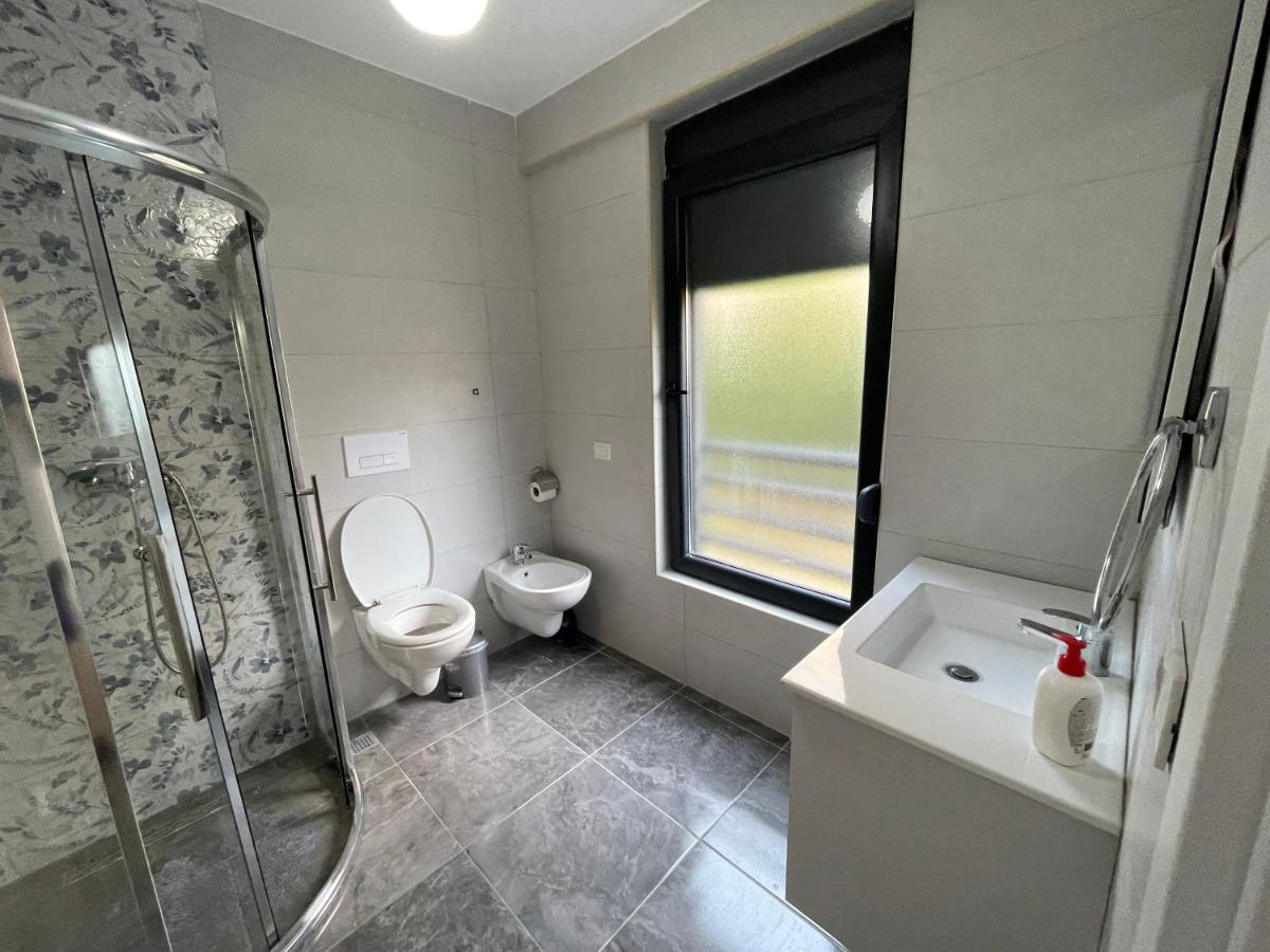 New Bazaar 2022 Apartment Tiranë Luaran gambar