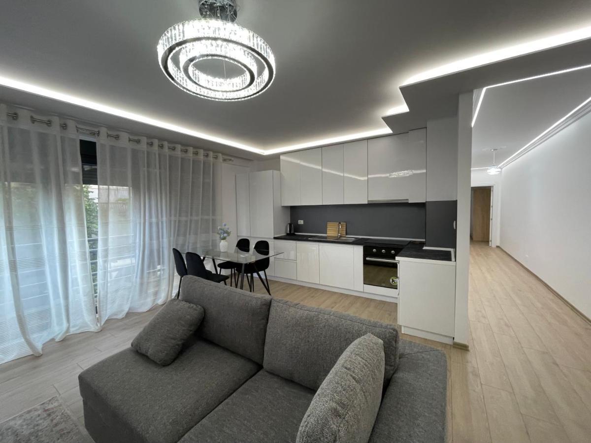 New Bazaar 2022 Apartment Tiranë Luaran gambar