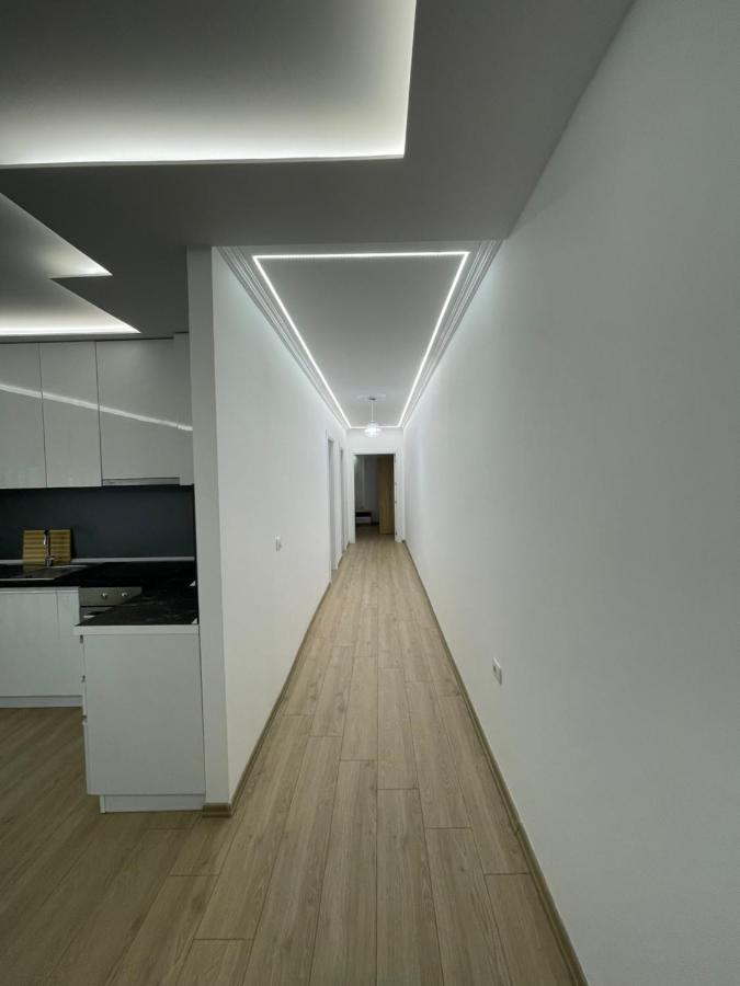 New Bazaar 2022 Apartment Tiranë Luaran gambar