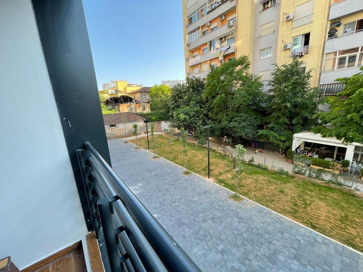 New Bazaar 2022 Apartment Tiranë Luaran gambar