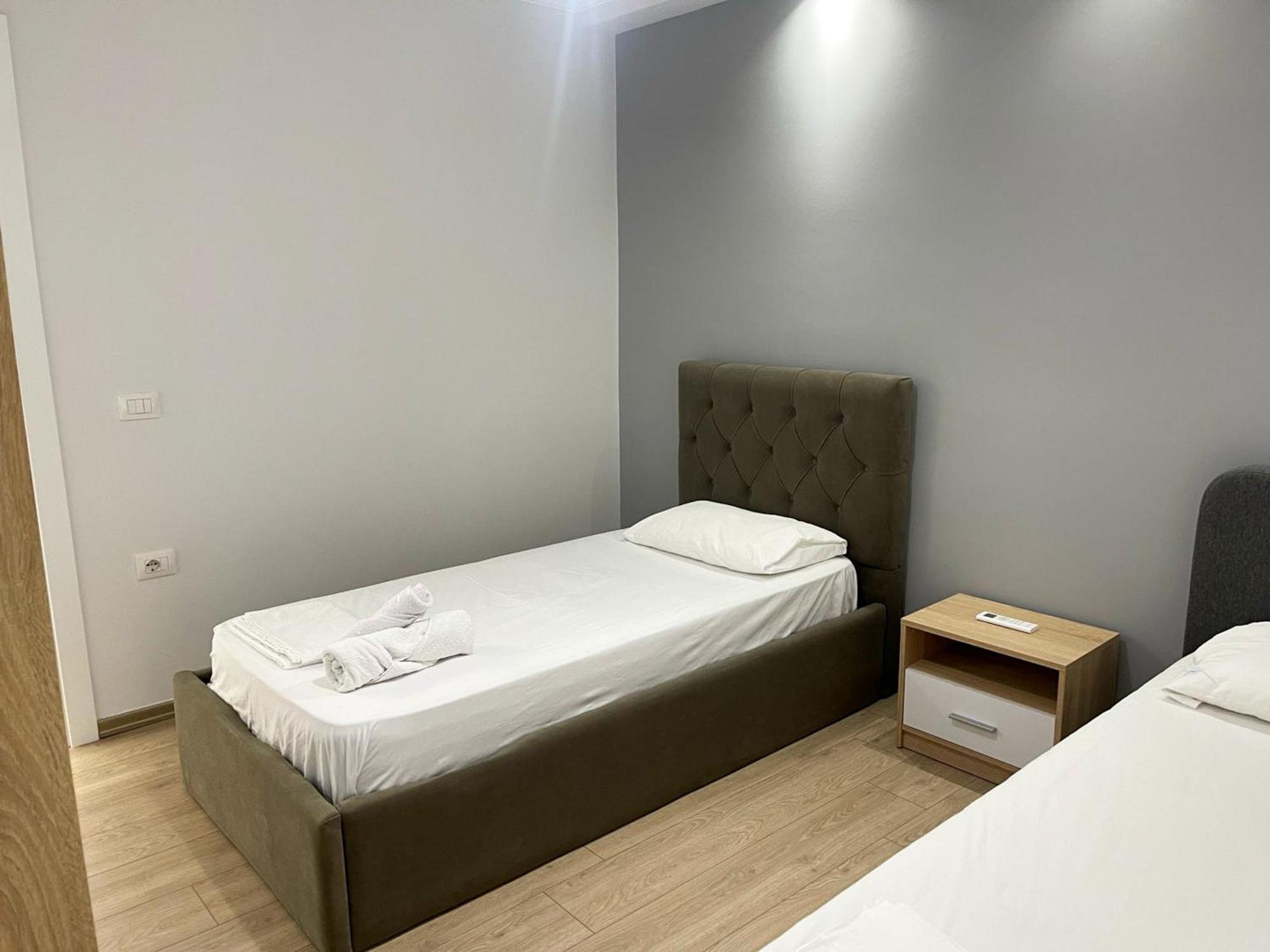 New Bazaar 2022 Apartment Tiranë Luaran gambar