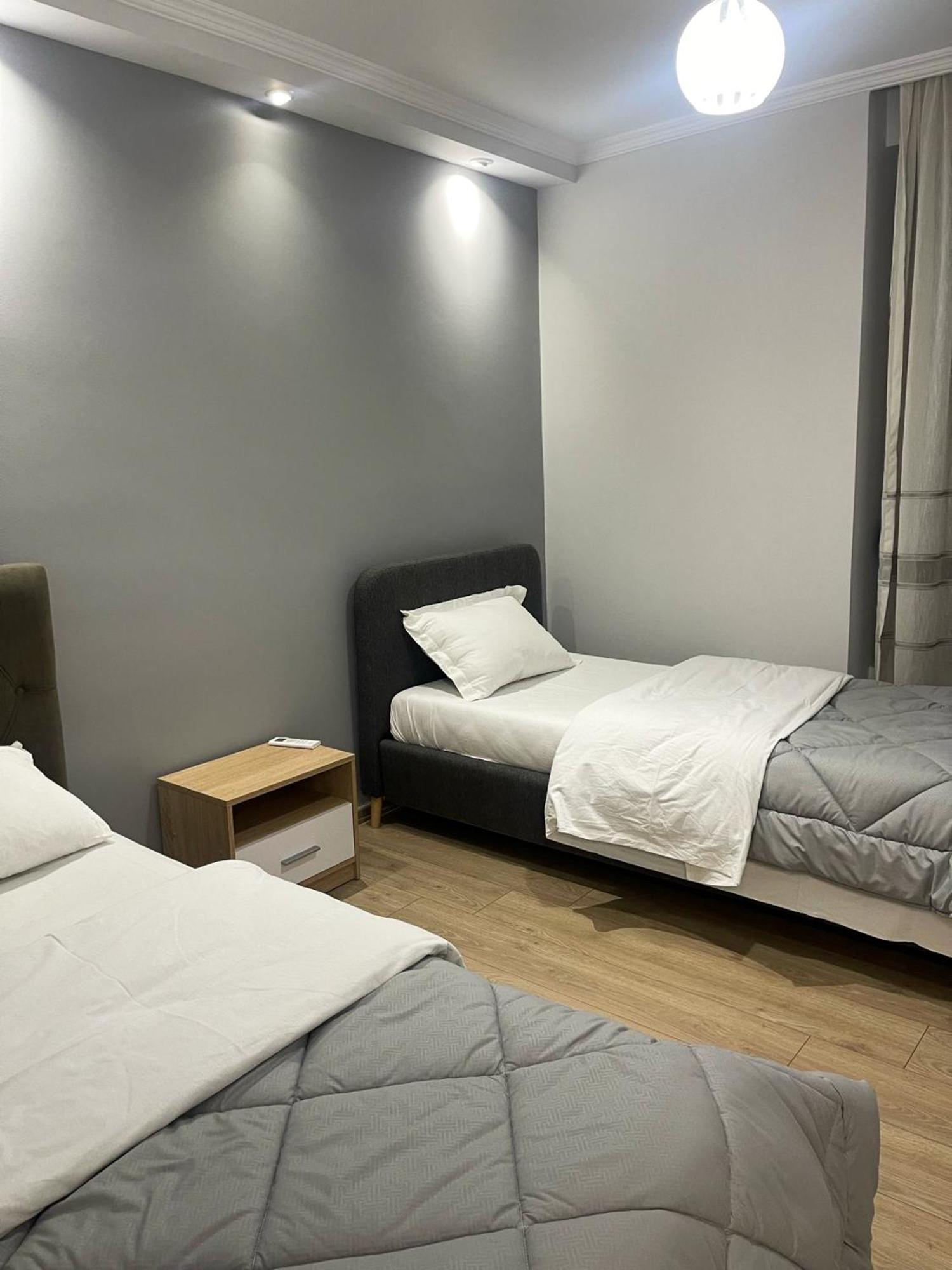 New Bazaar 2022 Apartment Tiranë Luaran gambar