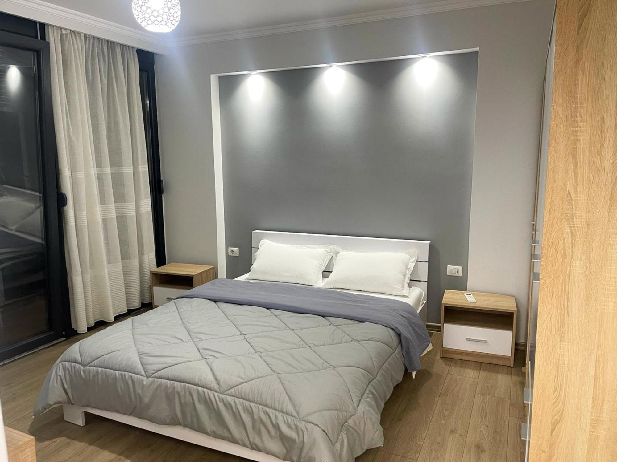 New Bazaar 2022 Apartment Tiranë Luaran gambar